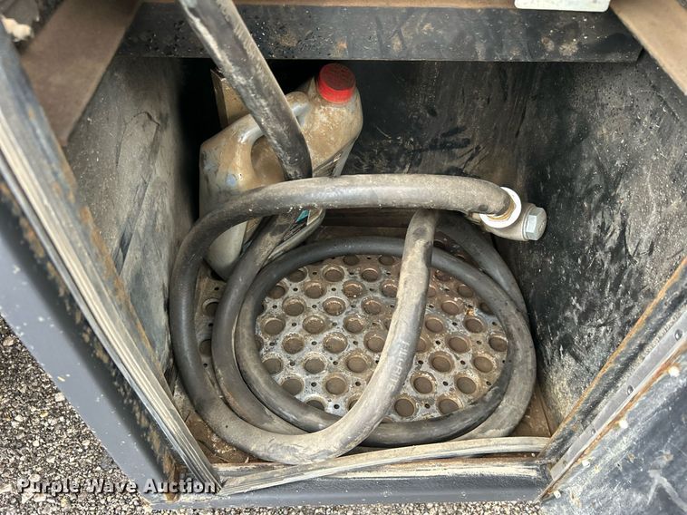 image for item OI9520 1997 Kenworth flatbed truck