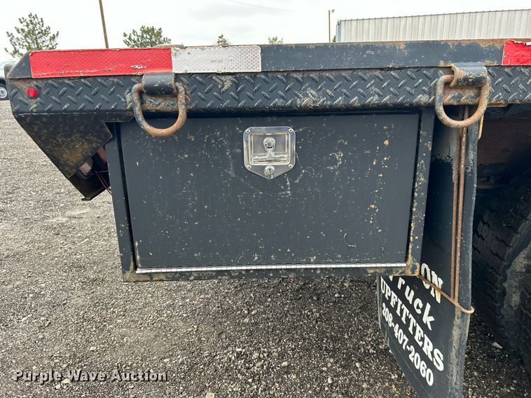 image for item OI9520 1997 Kenworth flatbed truck