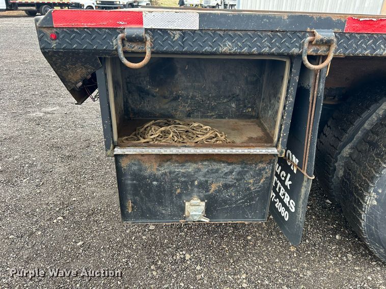 image for item OI9520 1997 Kenworth flatbed truck