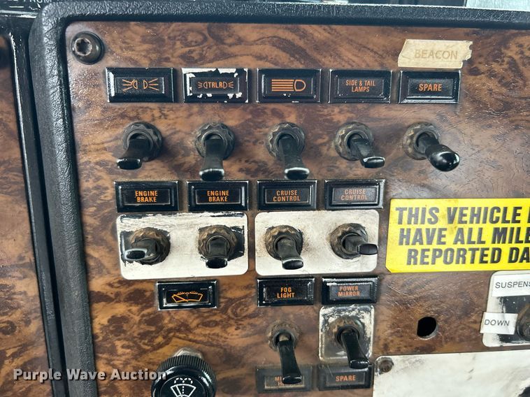 image for item OI9520 1997 Kenworth flatbed truck