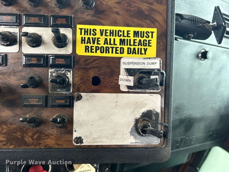 image for item OI9520 1997 Kenworth flatbed truck