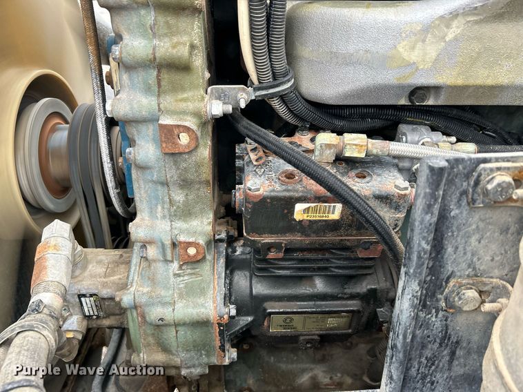 image for item OI9520 1997 Kenworth flatbed truck