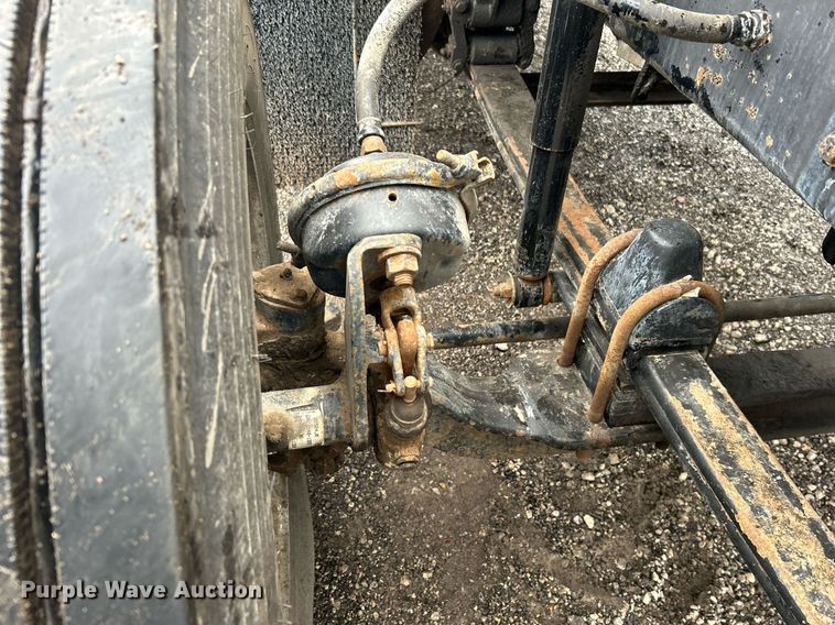 image for item OI9520 1997 Kenworth flatbed truck