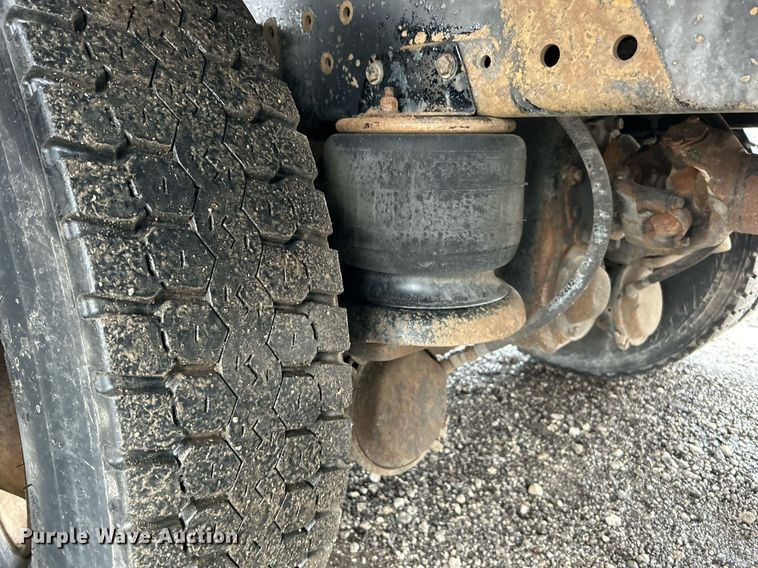 image for item OI9520 1997 Kenworth flatbed truck