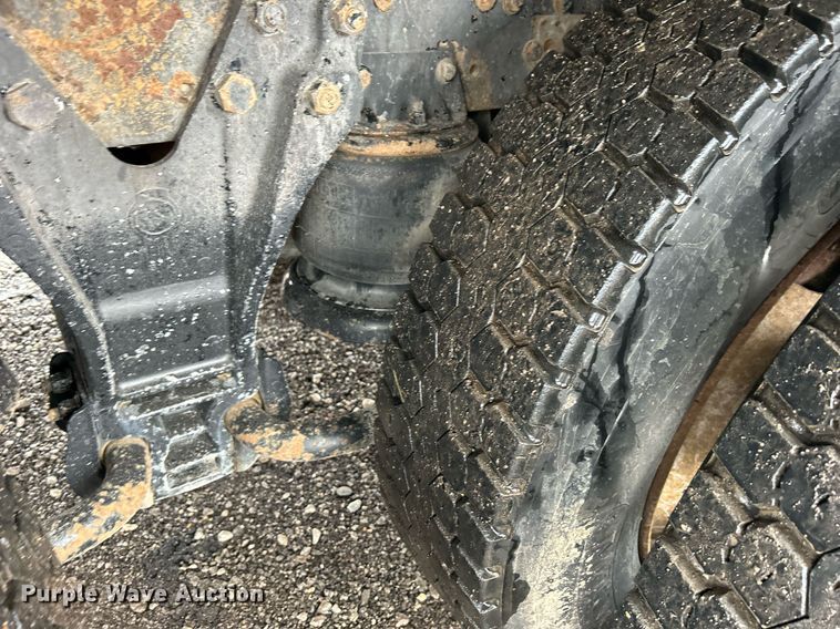 image for item OI9520 1997 Kenworth flatbed truck