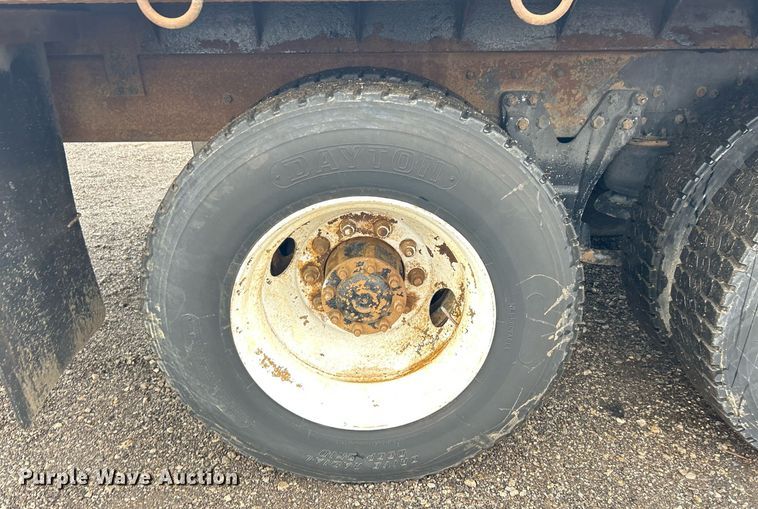 image for item OI9520 1997 Kenworth flatbed truck