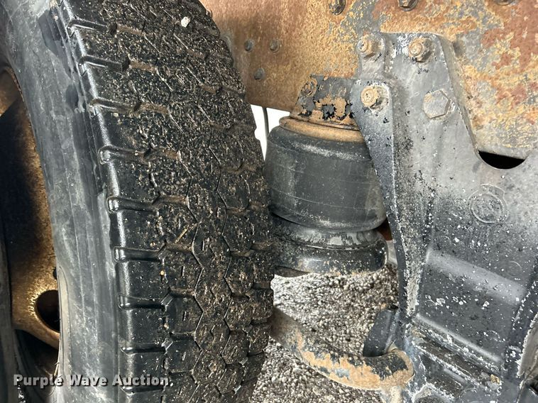 image for item OI9520 1997 Kenworth flatbed truck