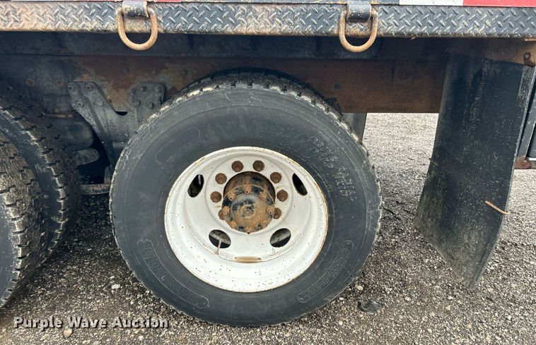 image for item OI9520 1997 Kenworth flatbed truck