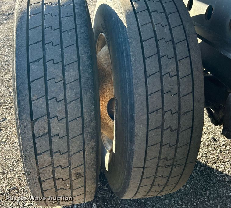 image for item OI9554 2007 Great Dane  flatbed trailer