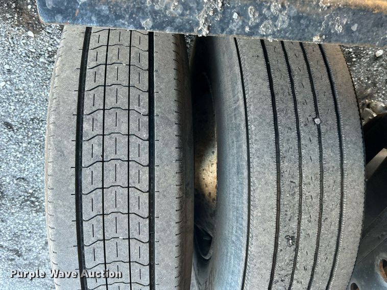 image for item OI9554 2007 Great Dane  flatbed trailer