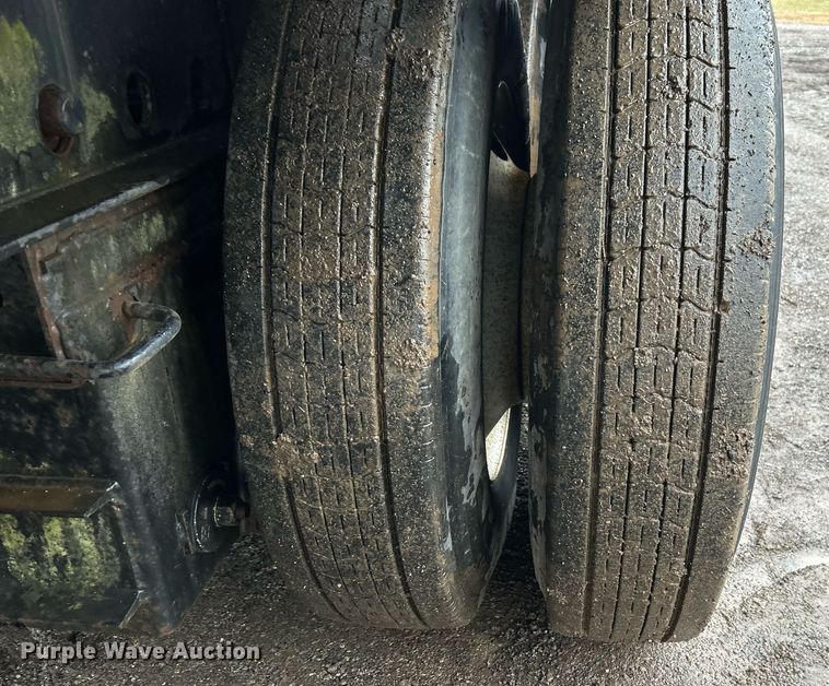 image for item OI9574 2005 Lufkin FL-II-ST flatbed trailer