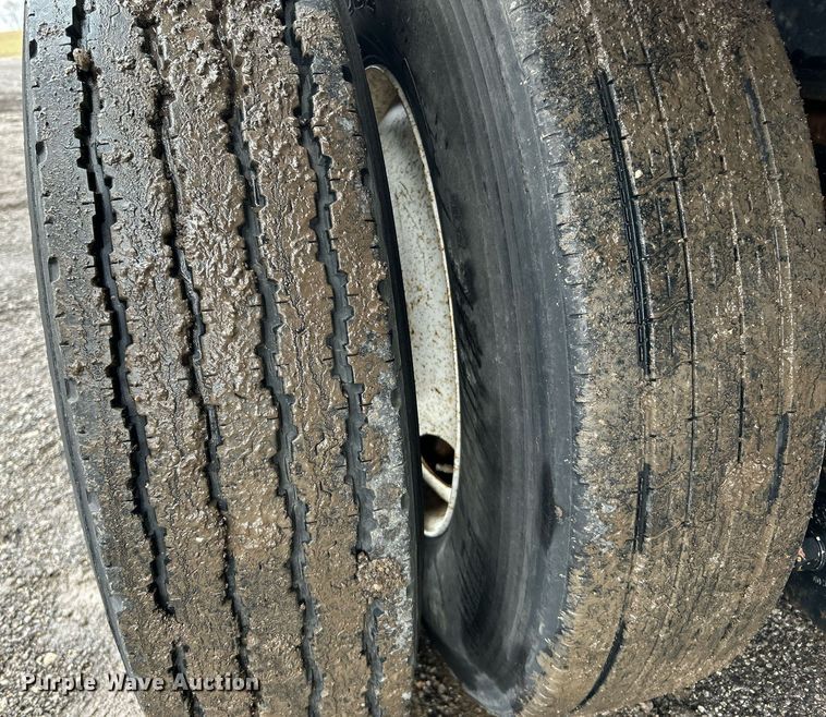 image for item OI9574 2005 Lufkin FL-II-ST flatbed trailer