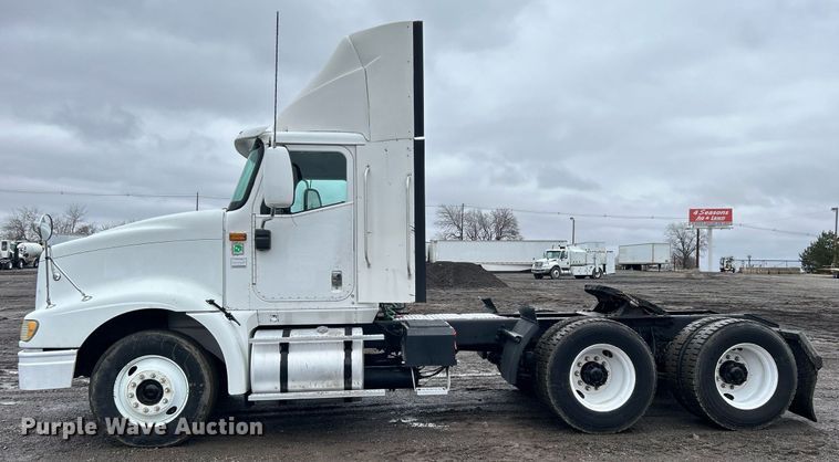 image for item OI9576 2006 International  9400i semi truck