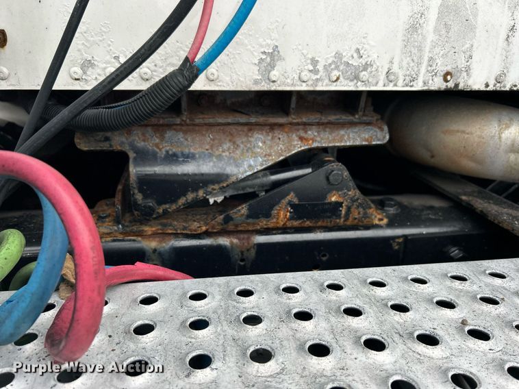 image for item OI9576 2006 International  9400i semi truck