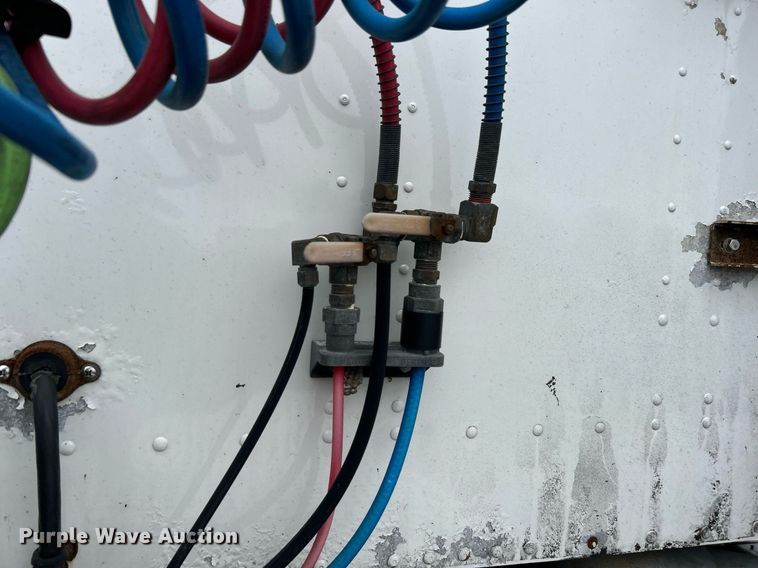 image for item OI9576 2006 International  9400i semi truck