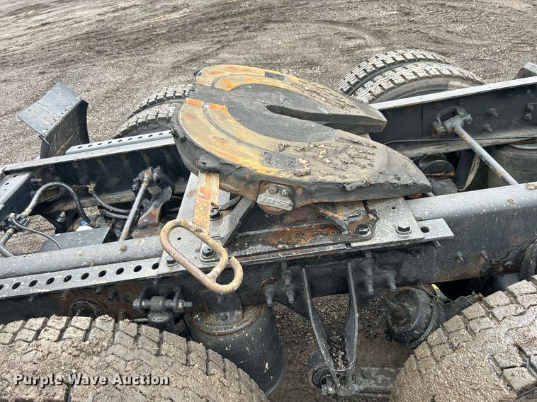 image for item OI9576 2006 International  9400i semi truck