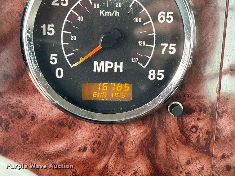 image for item OI9576 2006 International  9400i semi truck