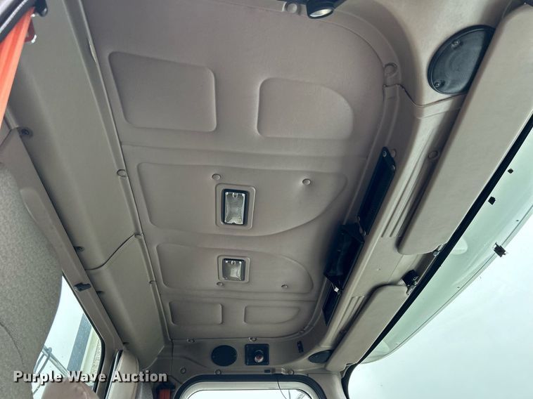 image for item OI9576 2006 International  9400i semi truck