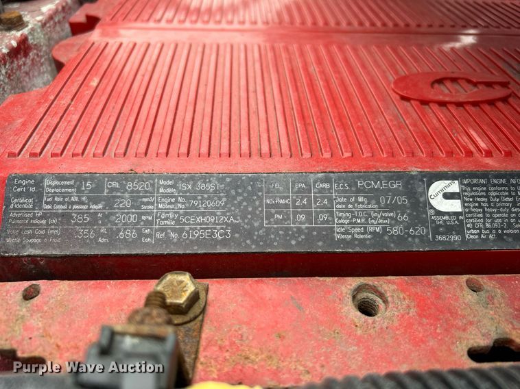 image for item OI9576 2006 International  9400i semi truck