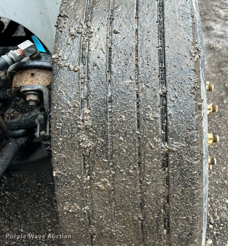 image for item OI9576 2006 International  9400i semi truck