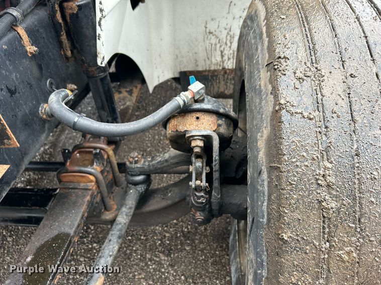 image for item OI9576 2006 International  9400i semi truck