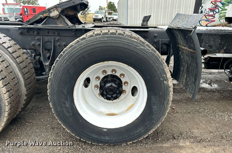 image for item OI9576 2006 International  9400i semi truck