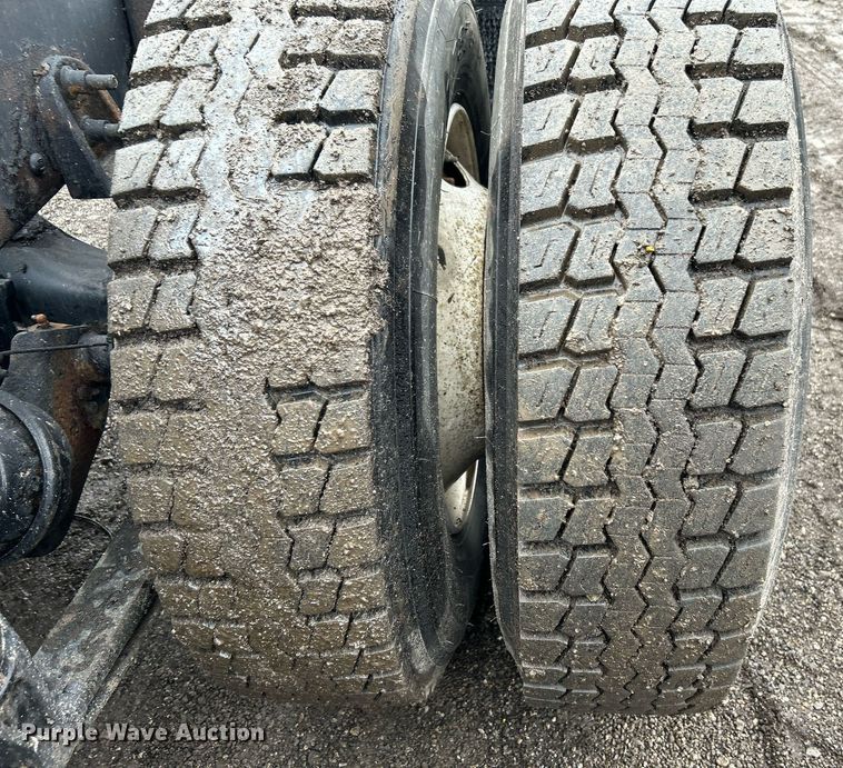 image for item OI9576 2006 International  9400i semi truck