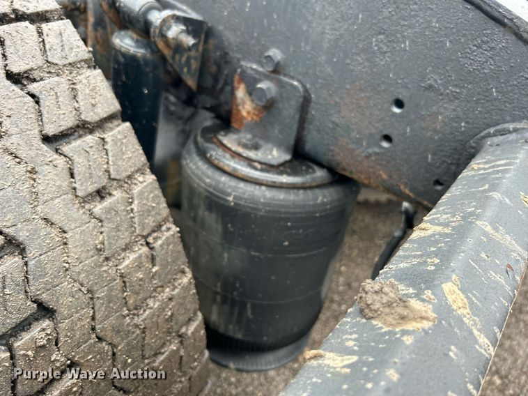 image for item OI9576 2006 International  9400i semi truck