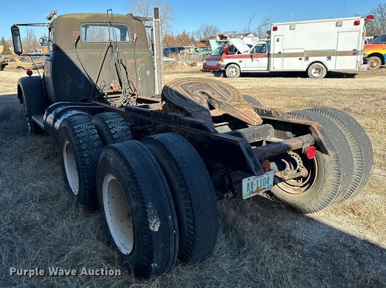 image for item OJ9430 1951 GMC 650 semi truck