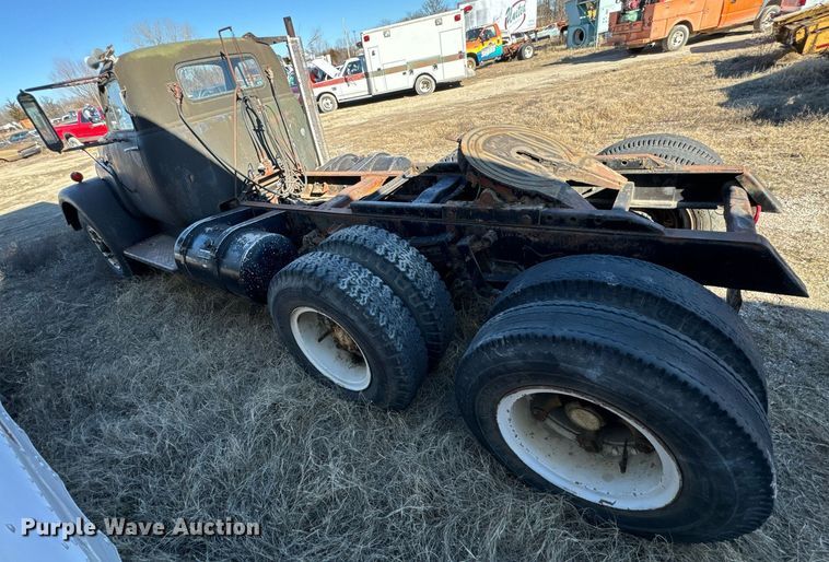 image for item OJ9430 1951 GMC 650 semi truck