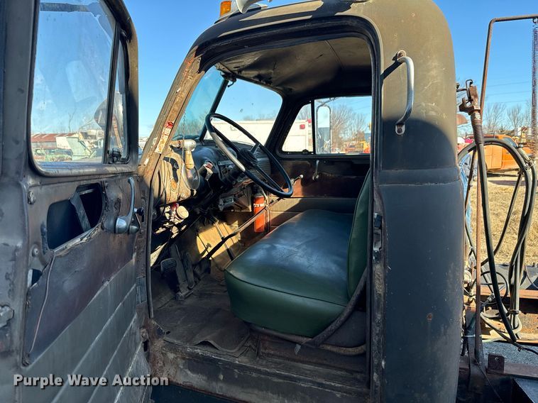 image for item OJ9430 1951 GMC 650 semi truck