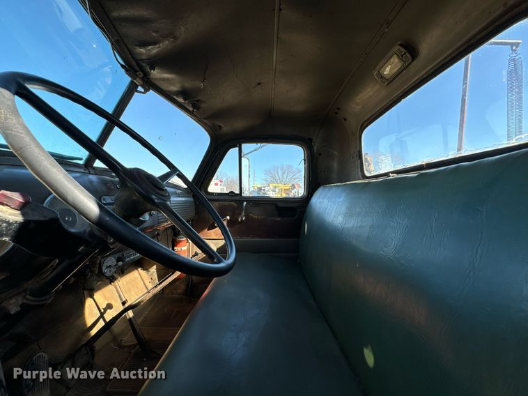 image for item OJ9430 1951 GMC 650 semi truck