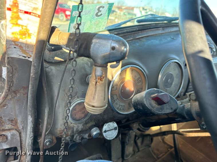 image for item OJ9430 1951 GMC 650 semi truck