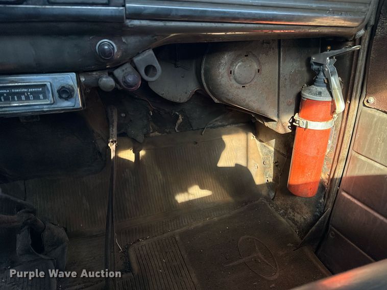 image for item OJ9430 1951 GMC 650 semi truck