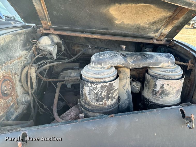 image for item OJ9430 1951 GMC 650 semi truck