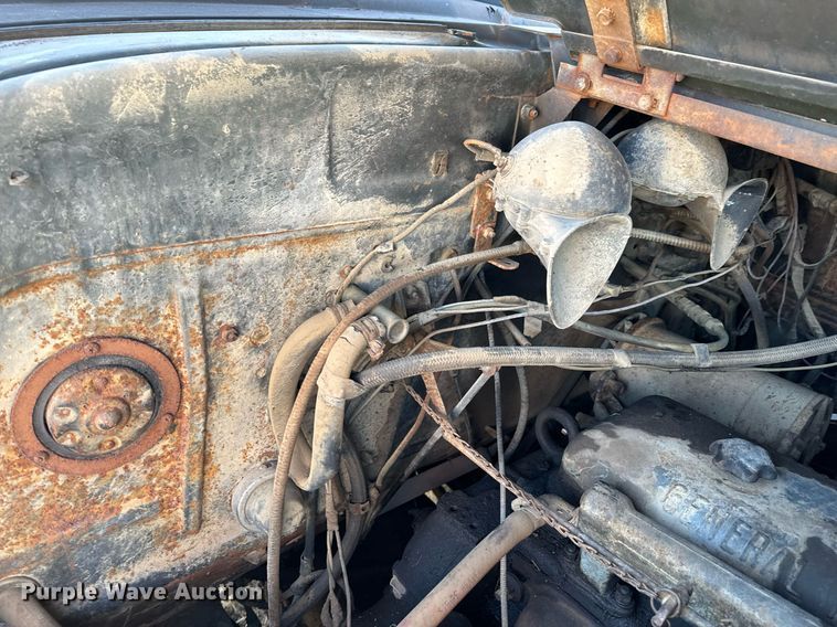 image for item OJ9430 1951 GMC 650 semi truck