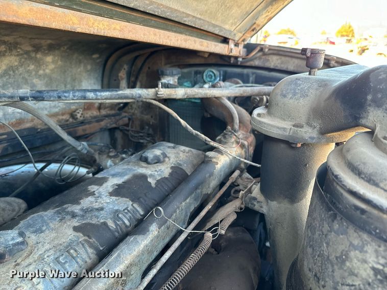 image for item OJ9430 1951 GMC 650 semi truck