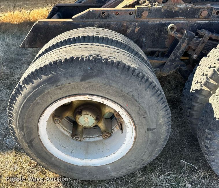 image for item OJ9430 1951 GMC 650 semi truck