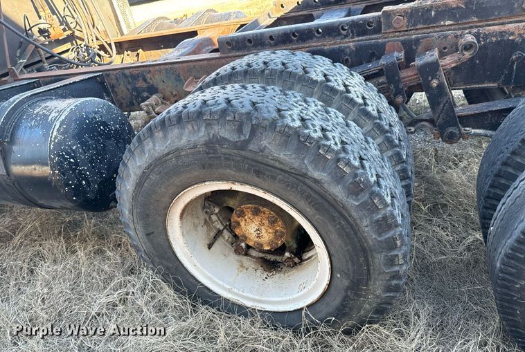 image for item OJ9430 1951 GMC 650 semi truck