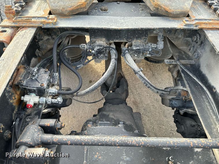 image for item OJ9437 2007 International 9900i semi truck