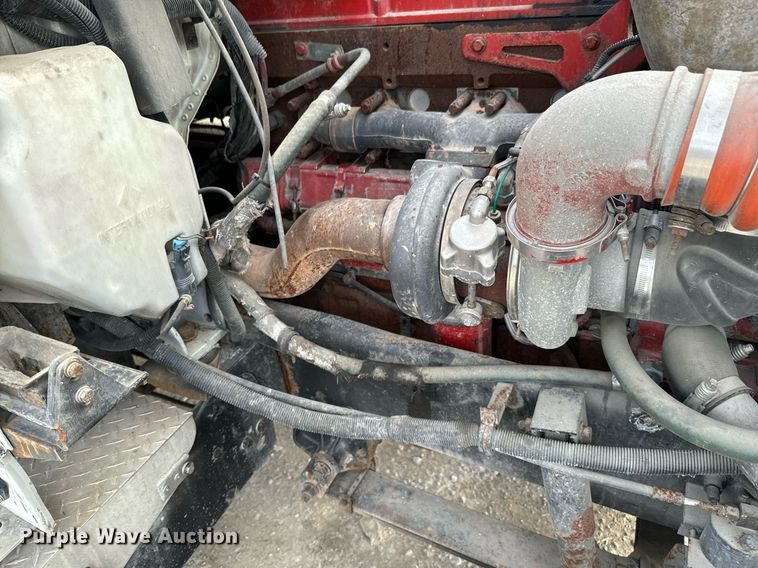 image for item OJ9437 2007 International 9900i semi truck