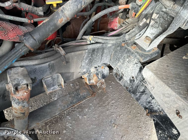 image for item OJ9437 2007 International 9900i semi truck