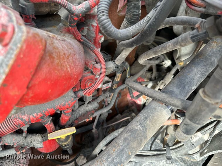 image for item OJ9437 2007 International 9900i semi truck