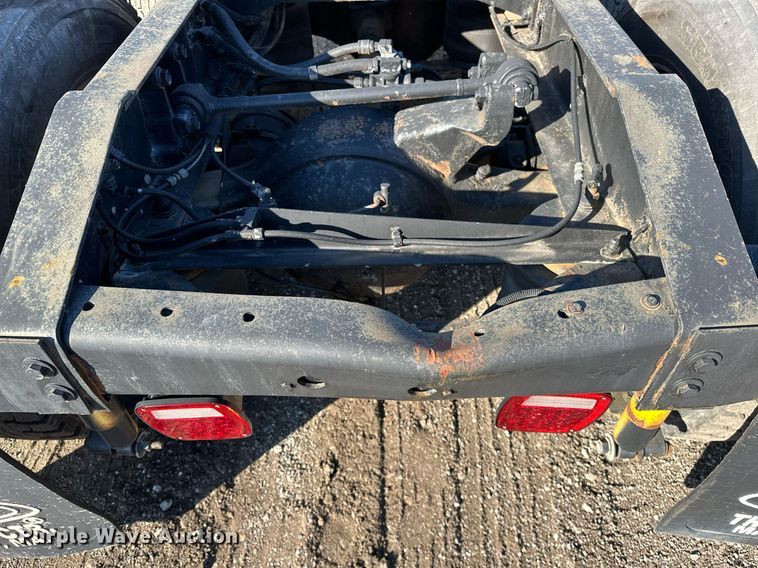 image for item OM9787 1990 International  F9370 semi truck