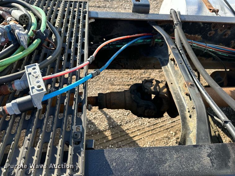 image for item OM9787 1990 International  F9370 semi truck