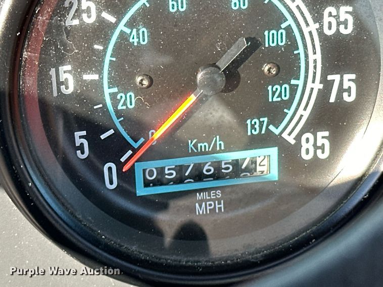 image for item OM9787 1990 International  F9370 semi truck