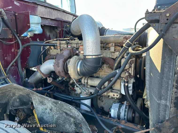 image for item OM9787 1990 International  F9370 semi truck