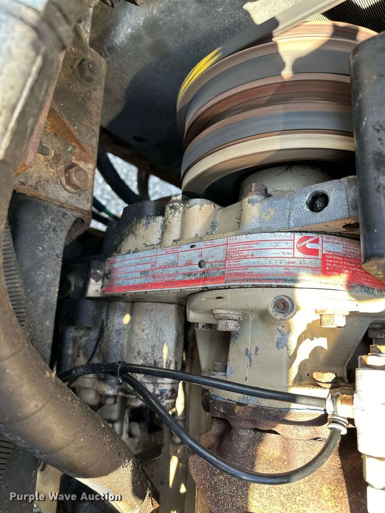 image for item OM9787 1990 International  F9370 semi truck