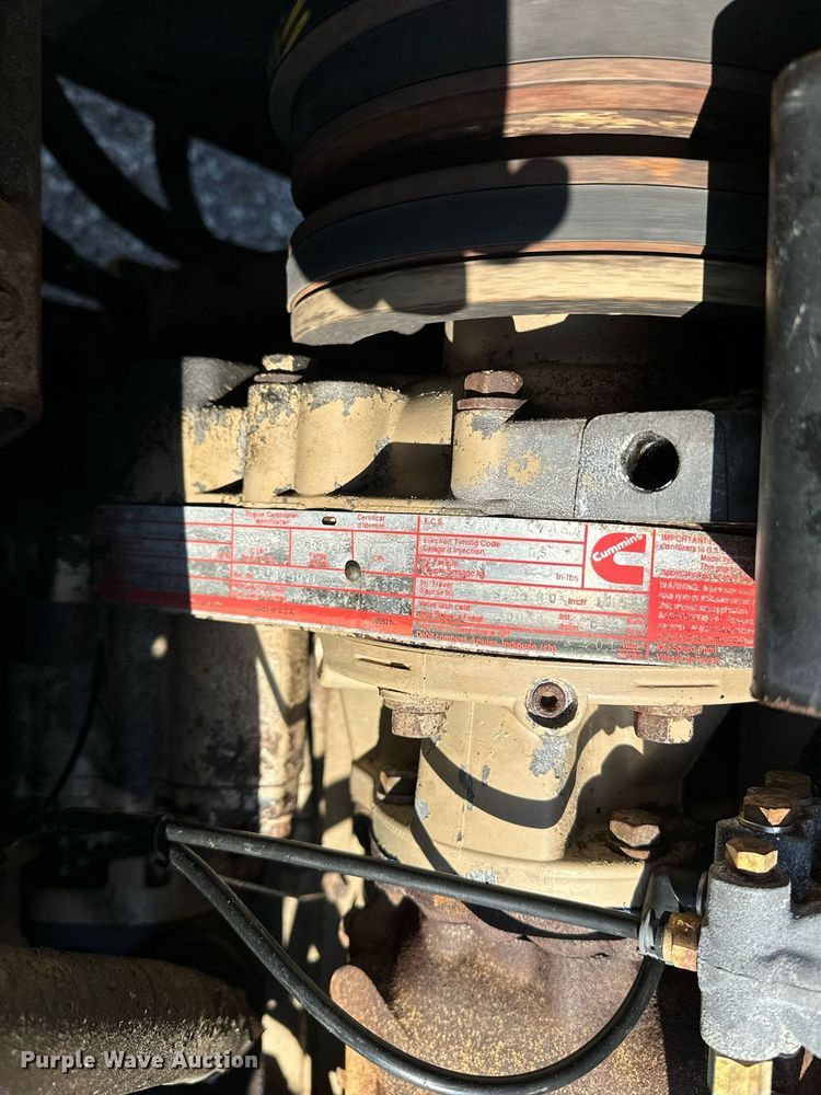 image for item OM9787 1990 International  F9370 semi truck