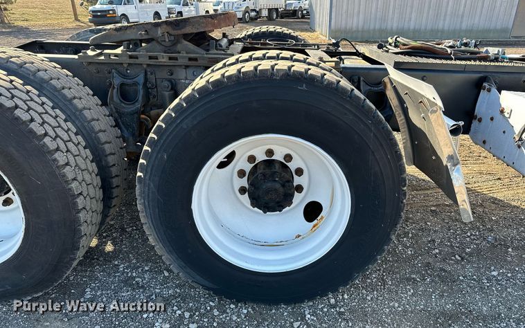 image for item OM9787 1990 International  F9370 semi truck